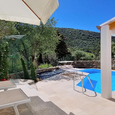 Roxy Villa *