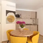 Villa Roxy