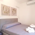 Roxy Villa