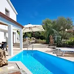 Roxy Villa Tanaunella